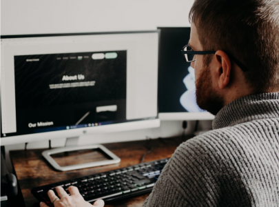 白鯨外貿(mào)網(wǎng)站建設(shè)為您分享：如果想要自己開發(fā)套軟件，需要了解哪些？